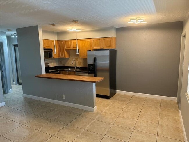 Building Photo - 2607 NE 8th Ave Unit 24 Rental