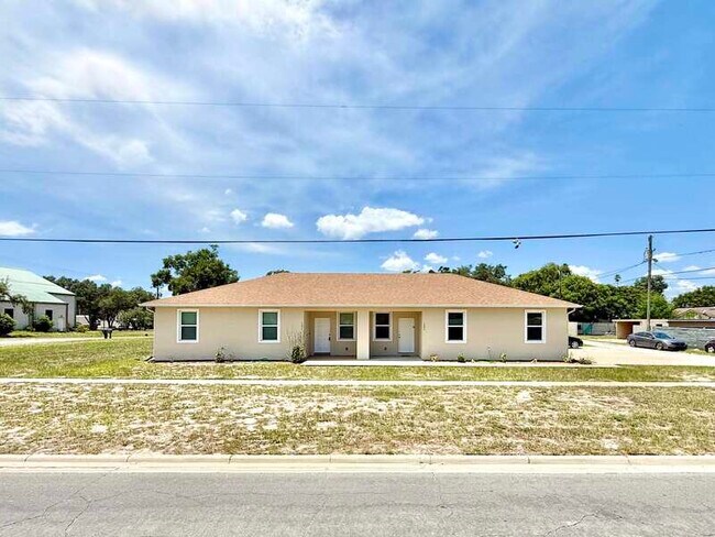 2 W Orange St