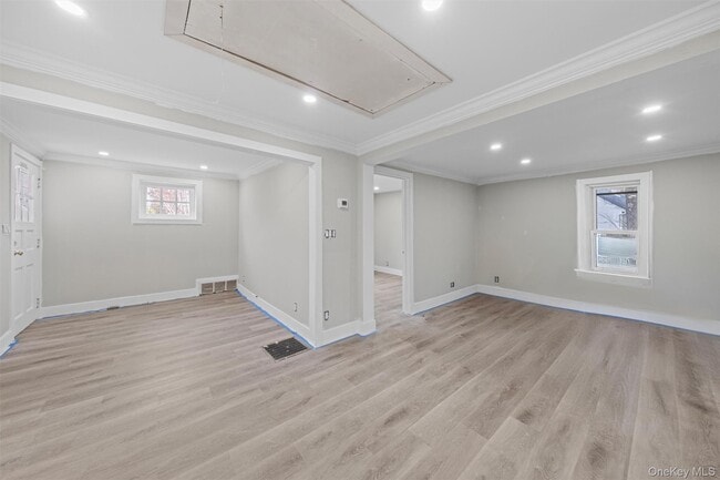 Photo - 3538 James St Unidad B - Cottage