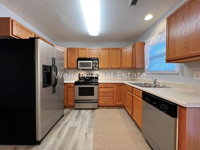 Photo - FOUNTAIN CITY: 2 BEDROOM, 2 BATHROOM CONDO IN MAPLE CHASE