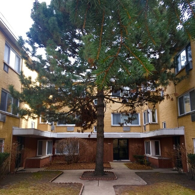Photo - 7315 N Oakley Ave Condo Unit 3B