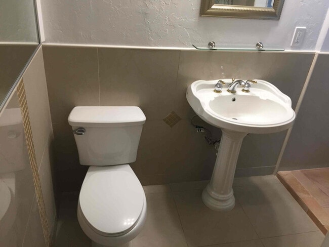 Photo - 7237 Milton Ave Unit 5