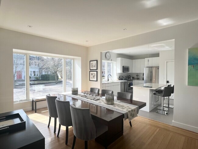 Photo - 168 Elmgrove Ave Unit # 1