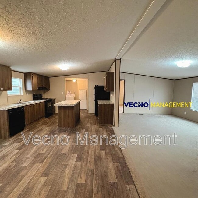 Photo - 842 Corinne Dr