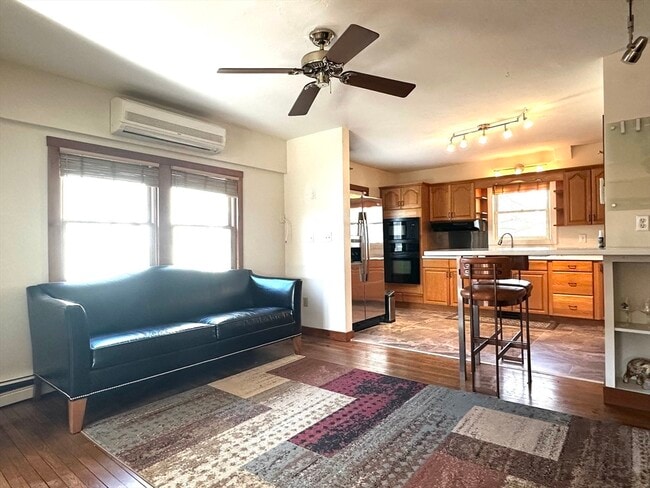 Photo - 90 Belknap St