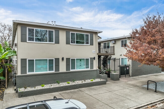 Building Photo - The Canopy