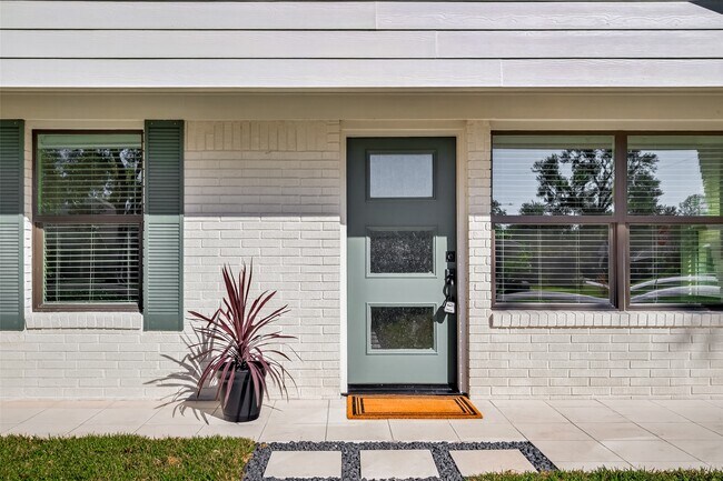 Photo - 9242 Autauga St