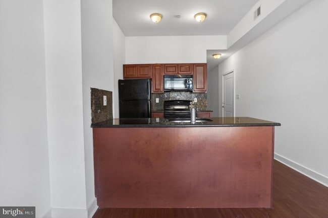 Photo - 6040 Market St Unidad 2