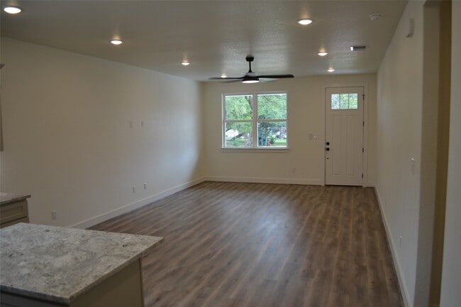 Photo - 729 Canyon Bend