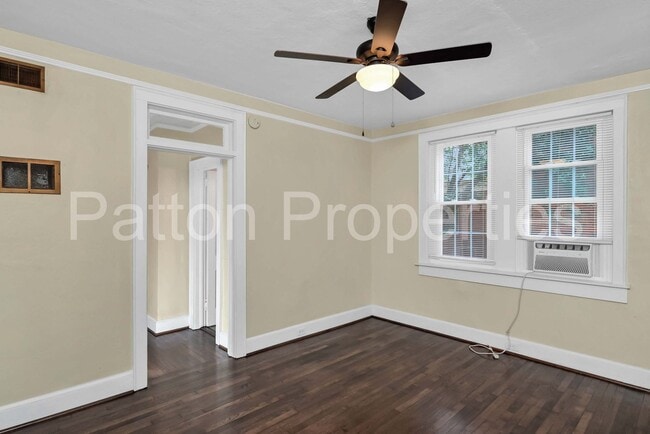 Photo - 822-824 Cedar Terrace - Inside CofC - R16404-08-23 Unit 822