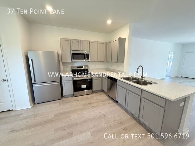 Photo - 37 10 Point Ln