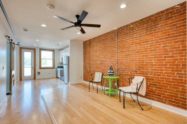 Photo - 11 Main St Apartment Unit 308