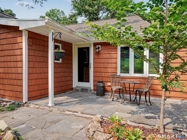 22 W Ridge Rd