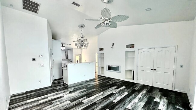 Building Photo - 546 SE 5th Ave Rental
