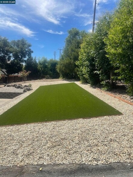 Photo - 971 Livorna Rd