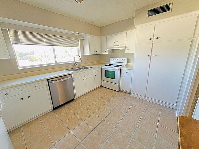 Photo - 2 Bedroom Townhome in Las Vegas