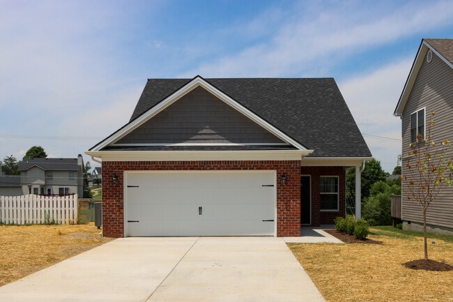 Photo - 210 Dubuy Dr