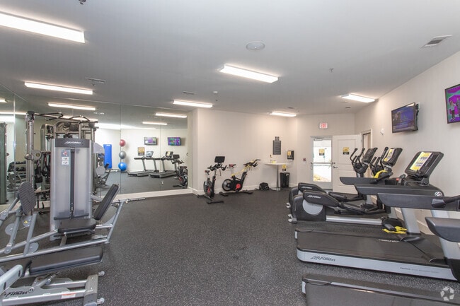 2BR, 2BA - 1215SF