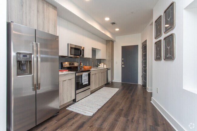 2BR, 2BA - 1166SF