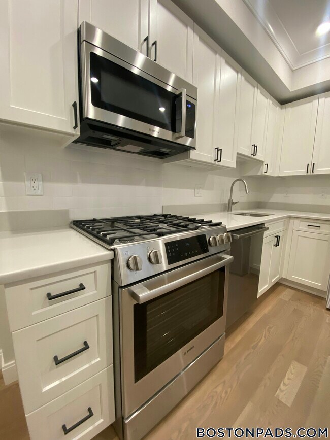 Photo - 47 Englewood Ave Unit 2