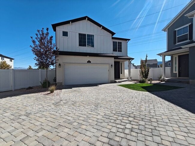 Building Photo - 103 E Brushy Canyon St Rental
