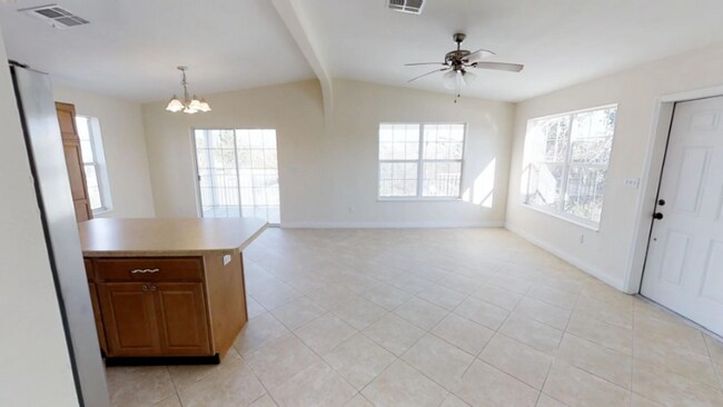 Photo - 31430 Avenue E