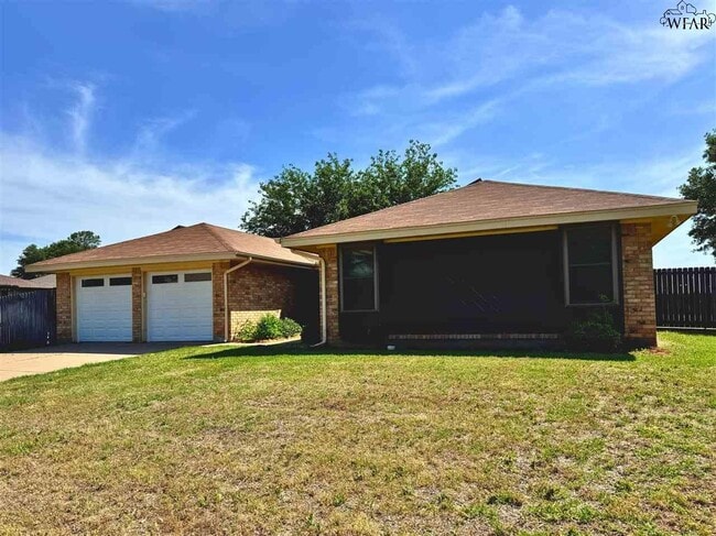 Photo - 5108 Edgecliff Dr House