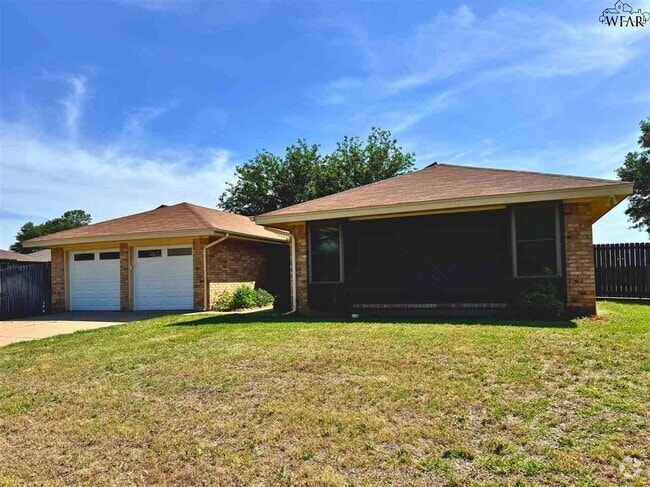 Building Photo - 5108 Edgecliff Dr Rental