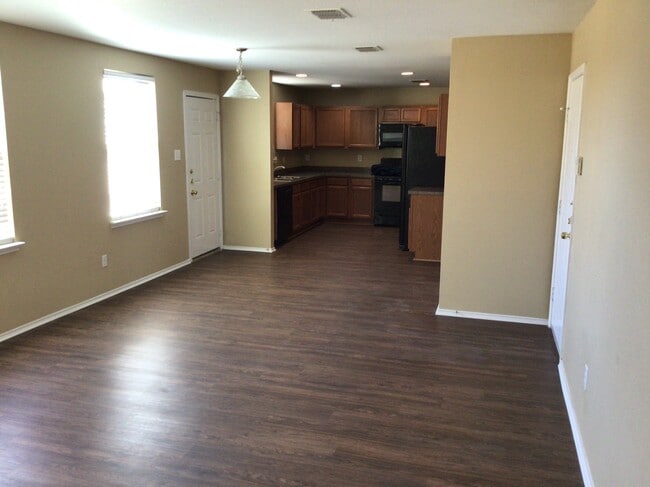 Photo - 1333 Gayle St