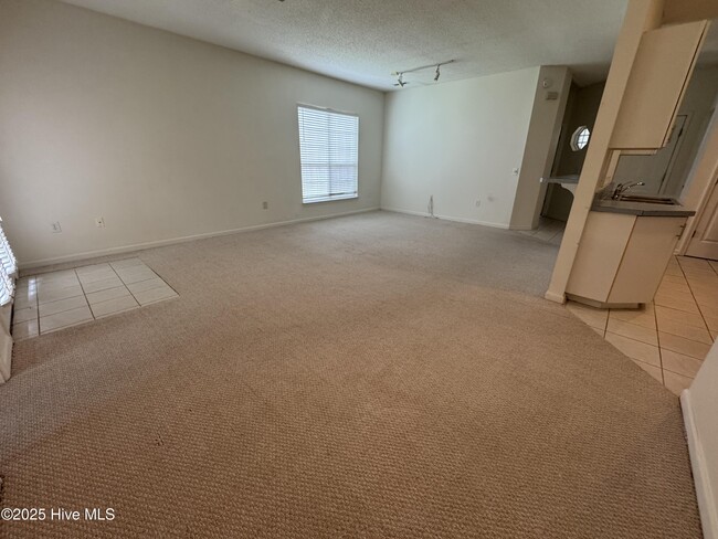 Photo - 1600 Sturdivant Dr