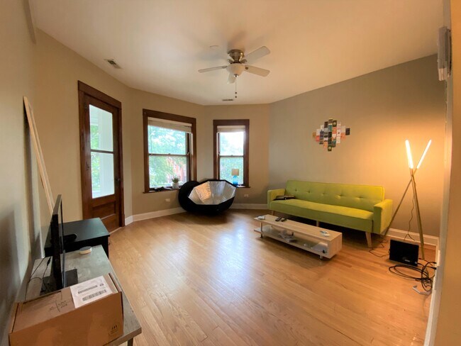 Photo - 3657 N Janssen Ave