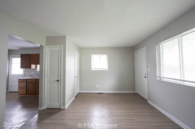 Photo - 2248 N Leland Ave