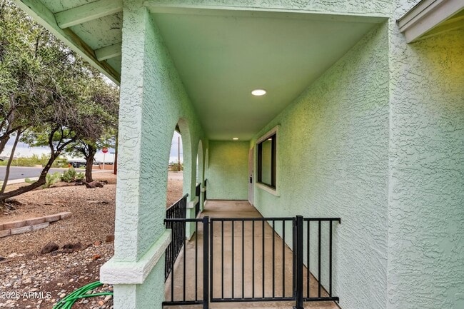 1892 Vista Dr