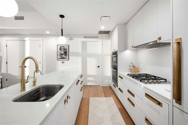 Photo - 70 Rainey St Unidad 1506