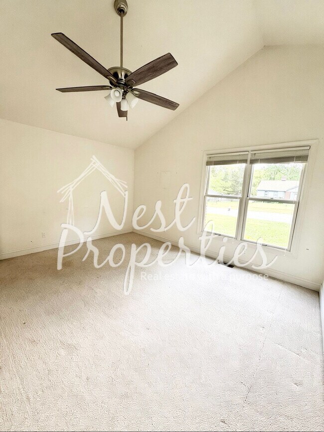 Photo - 1429 Adella St