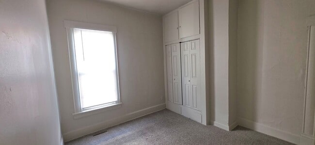 Photo - 626 W Lynn St