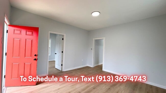 Photo - 913 S Main Rd