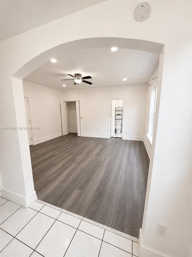 Photo - 1319 Meridian Ave Unit 205