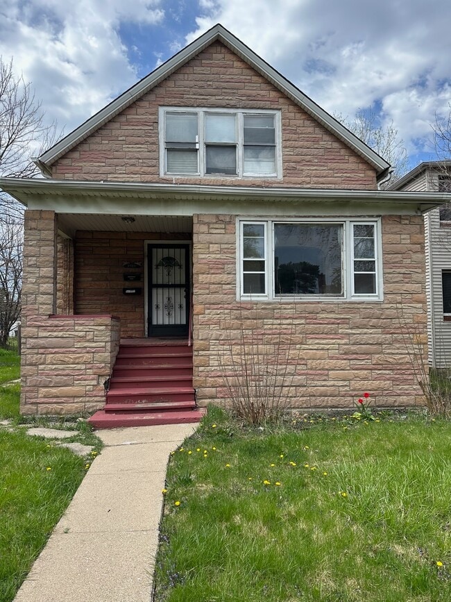 Building Photo - 7710 S Ada St Unit 2