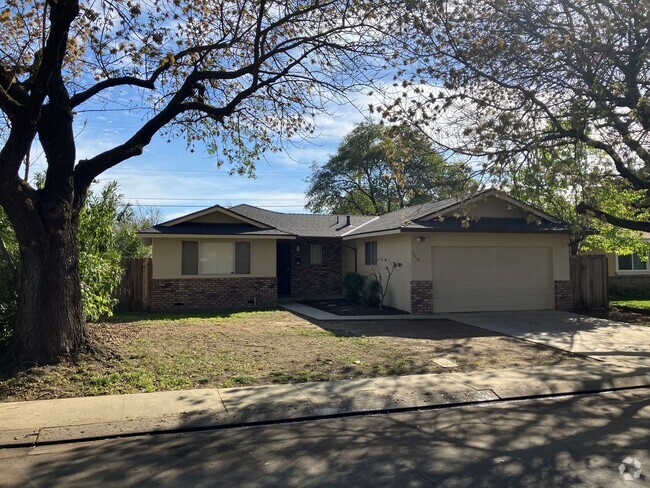 Building Photo - 2016 Robbie Ave Rental