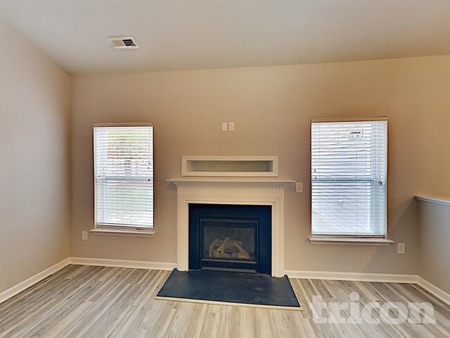 Photo - 156 Lakemont Dr