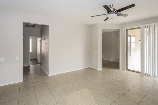 Photo - 11722 W Lincoln St