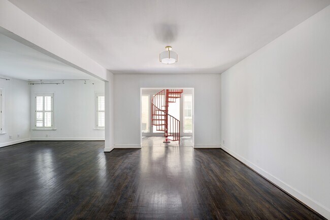 Photo - 1919 W McKinney St