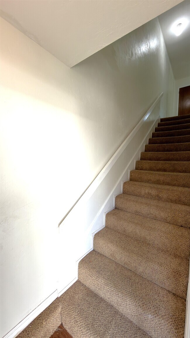 Photo - 1315 Airport Dr