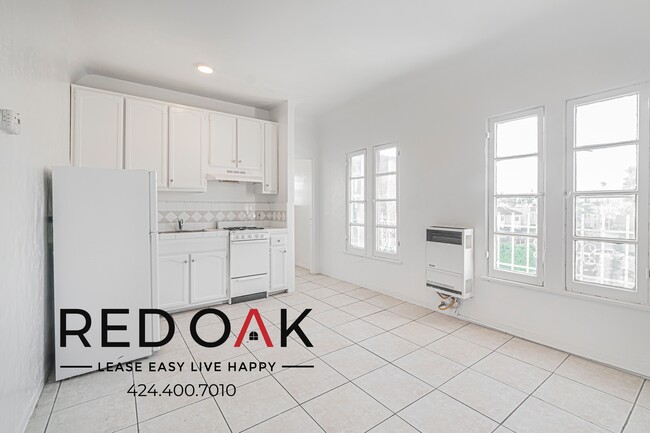 Building Photo - 706 N St Andrews Pl Rental
