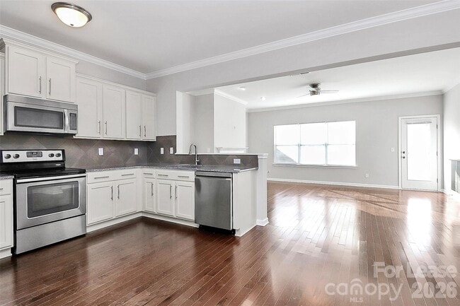 Photo - 8116 Dumphries Dr