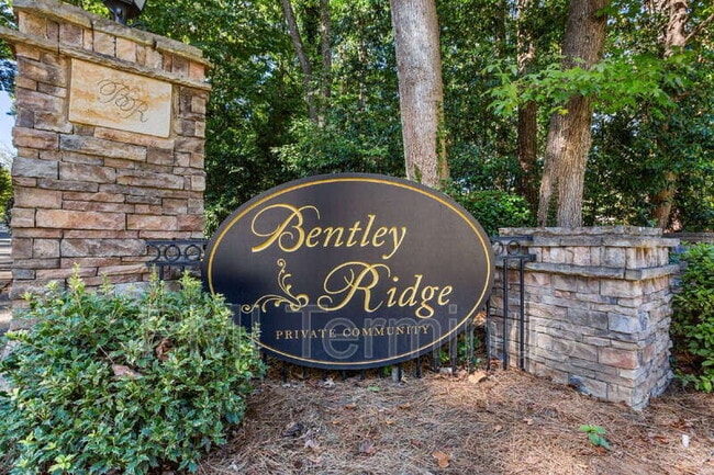 Photo - 2721 St Augustine Trail SE