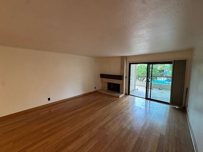 Photo - 2Bed/2Bath Corner Condo with Resort Amenities in Playa Del Rey