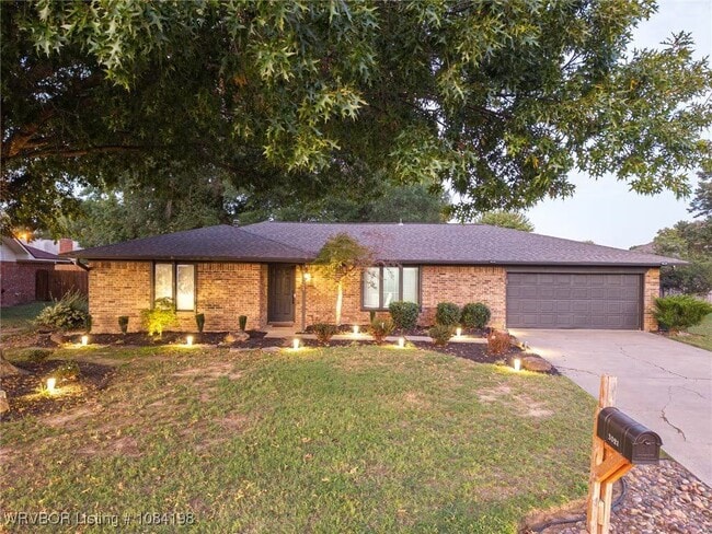 Building Photo - 3021 S 96th St