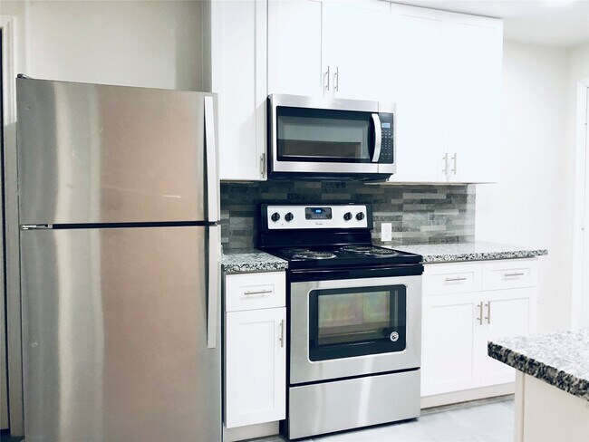 Building Photo - 2531 Watts St Unit 4
